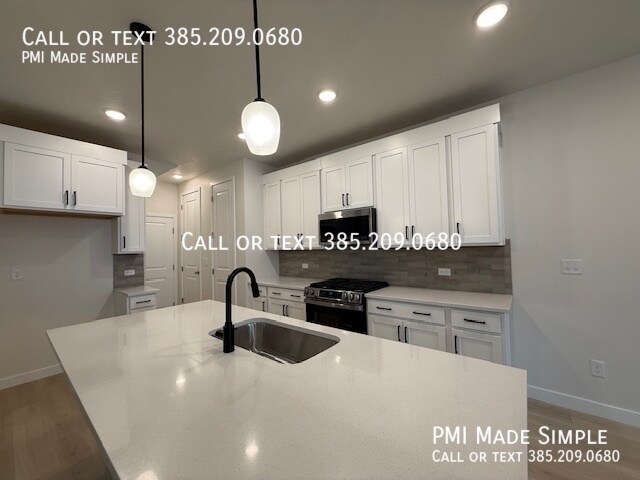Building Photo - 10063 Torreya Dr