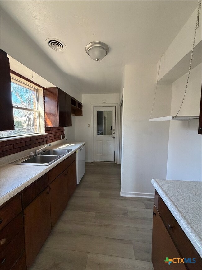 Building Photo - 1102 S Ann Blvd