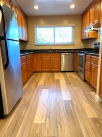 Building Photo - 10350 Leola Ct