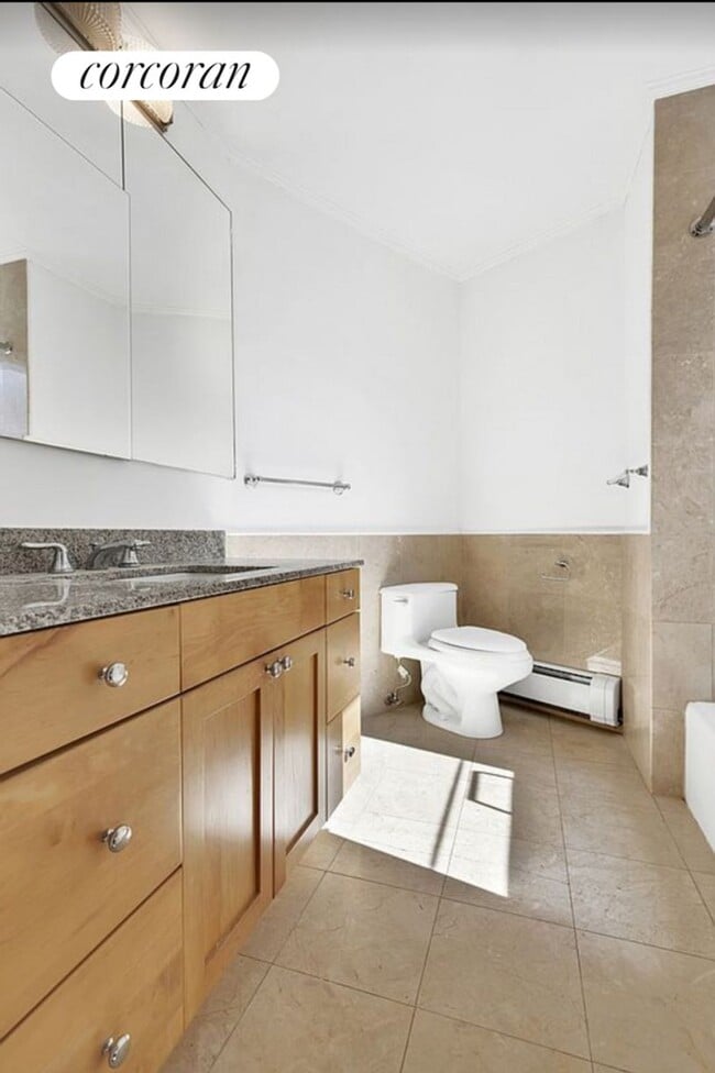 Building Photo - 203 W 90th St