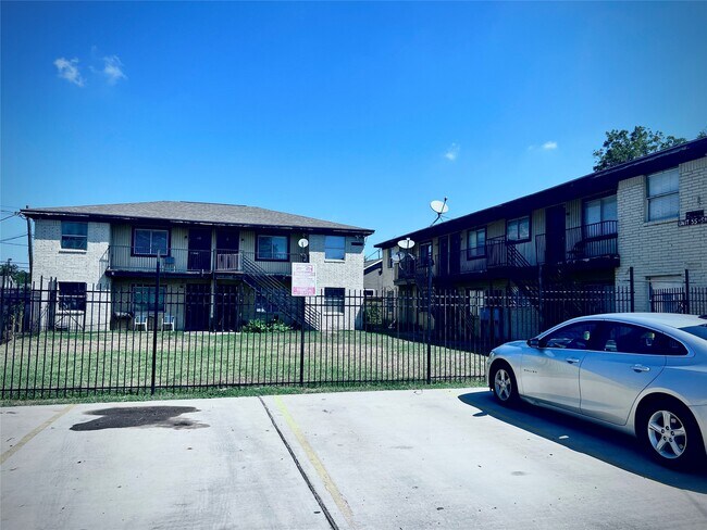 Building Photo - 6802 Sayers St