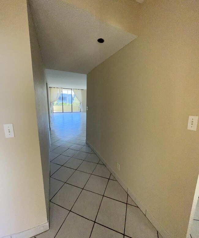 Hallway - 1850 Homewood Blvd