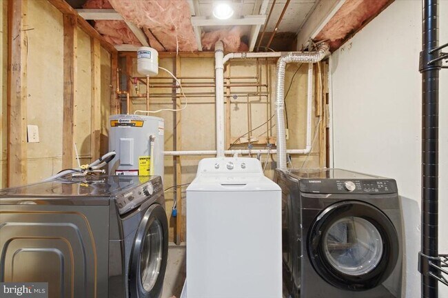 Building Photo - 14187 Royal Oak Ln