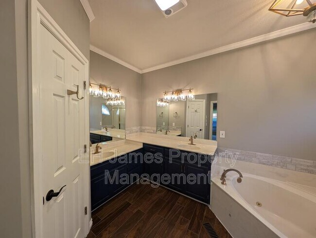 Building Photo - 9914 S 99th E Ave