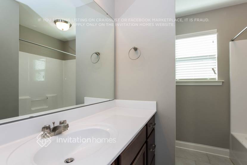 Building Photo - 5318 Roberta Crossing Dr