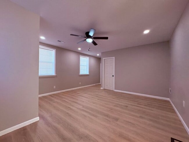 Building Photo - 8622 Walker Ave