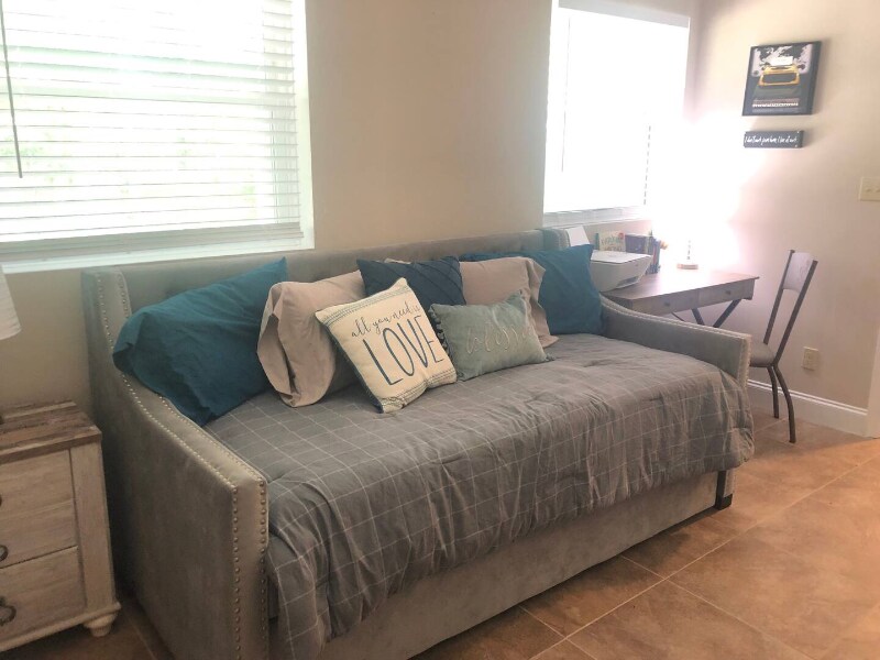 Building Photo - 539 Panorama Dr