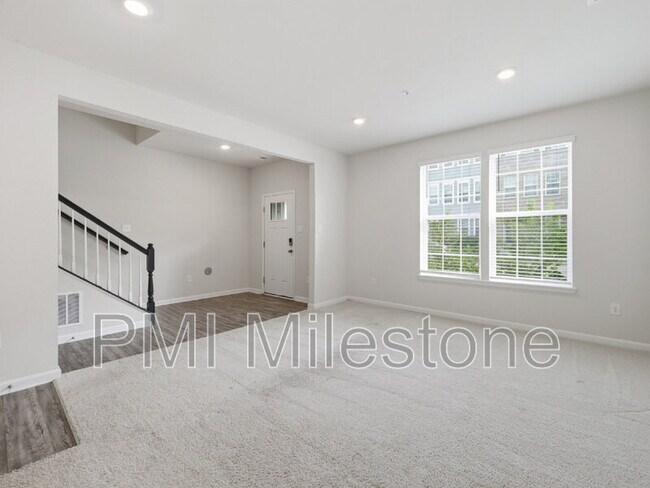Building Photo - 7055 Delegate Pl