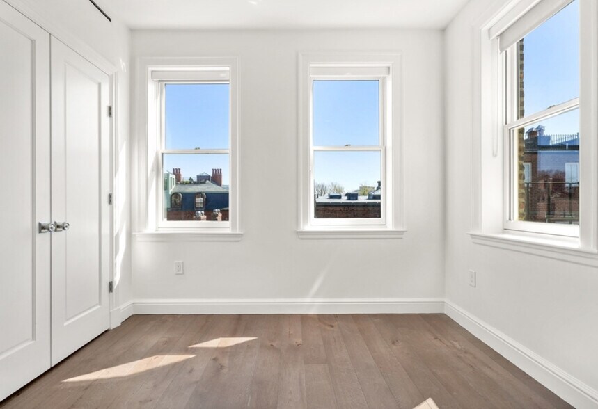 Building Photo - 537 Boylston St