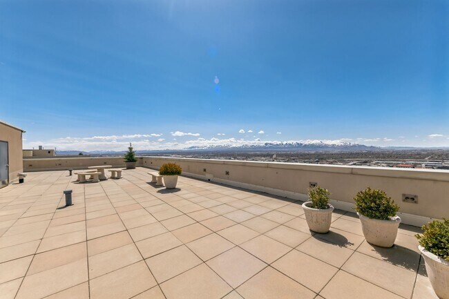 Building Photo - American Towers Furnished Condominium Downtown Salt Lake City