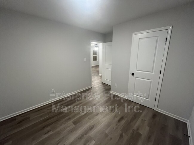 Building Photo - 3020 Benjestown Rd