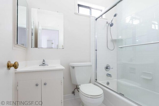 Building Photo - bedroom in San Francisco CA 94123