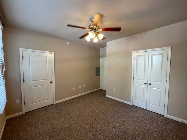 Building Photo - One Bedroom in Walker Square