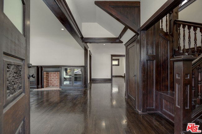 Building Photo - 140 Roselawn Pl