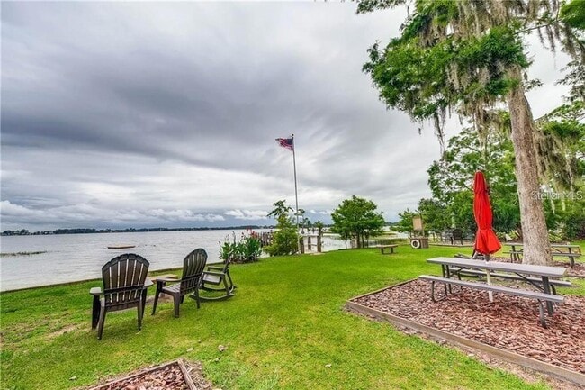 Building Photo - 9718 Pineola Dr