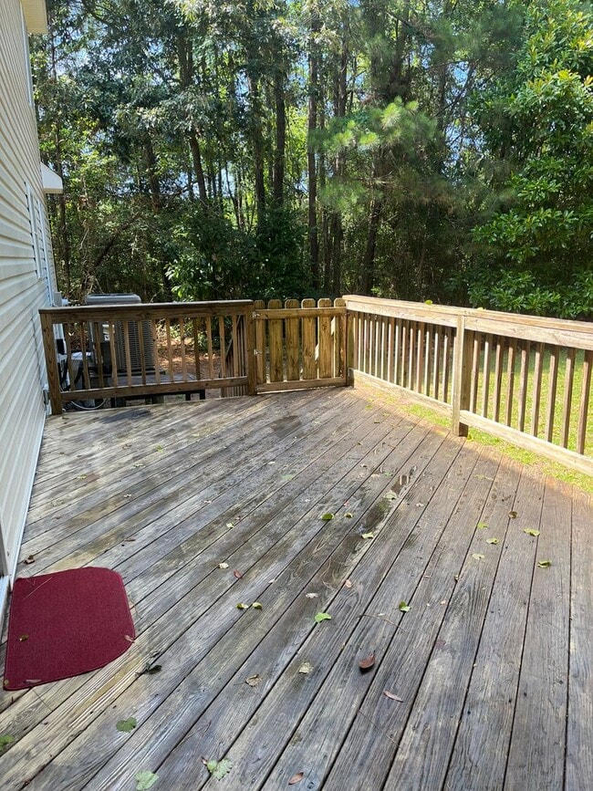 Building Photo - 3 Bedroom/2 Bathroom Furnished Winter Rent...