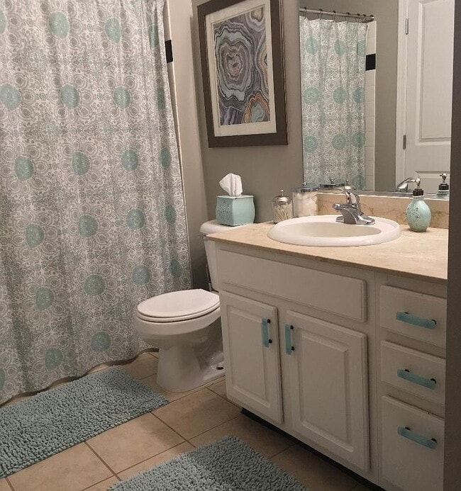 Building Photo - 1000 Providence Pl