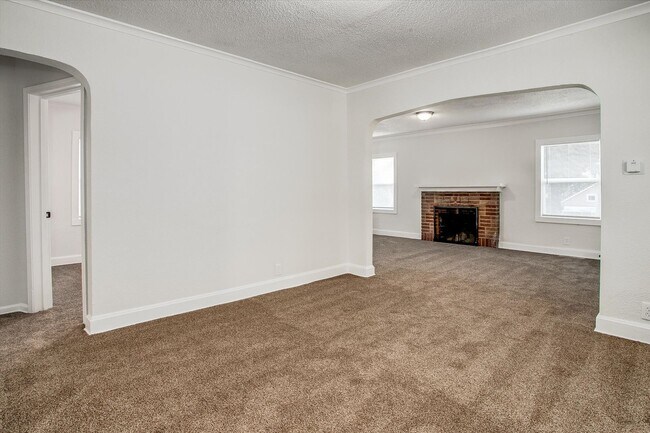 Building Photo - 6210 Agnes Ave
