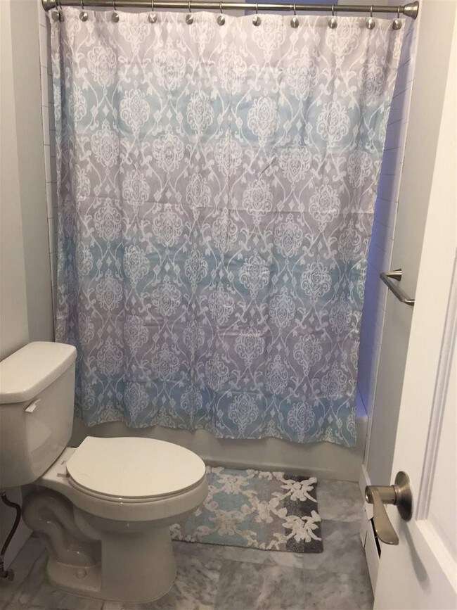 Building Photo - 787 Summit Ave