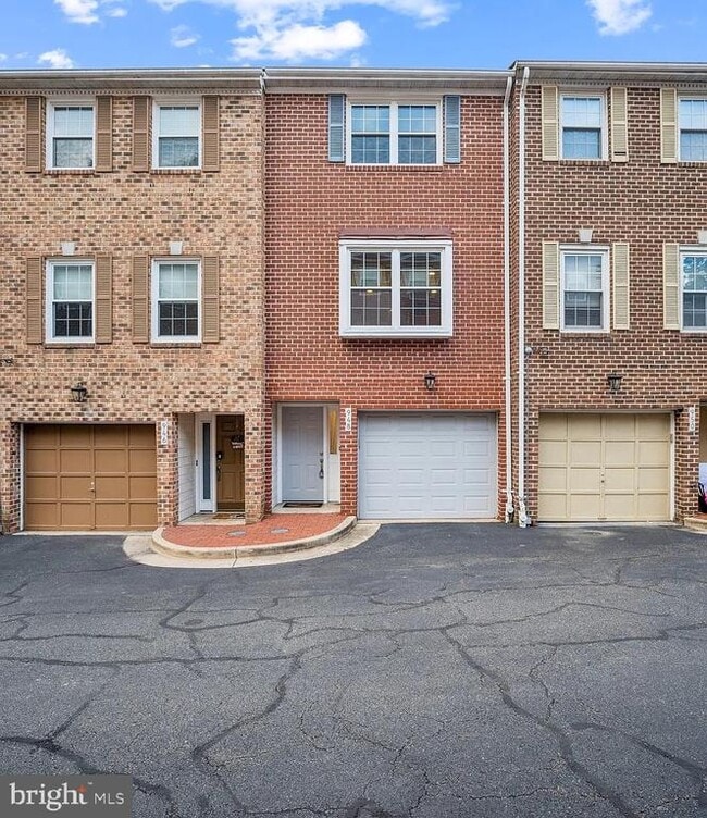 Building Photo - 948 S Rolfe St