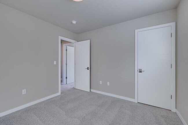 Building Photo - Stunning 4-Bedroom Home in Otani Gardens –...
