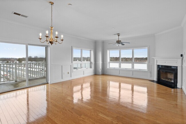 Building Photo - 527 Pawtucket Blvd