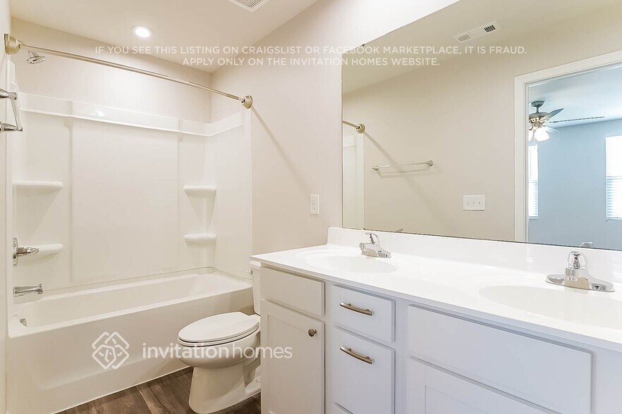 Building Photo - 2101 Brokeshire Dr