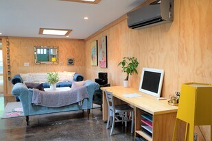 Building Photo - 10733 Phinney Ave N