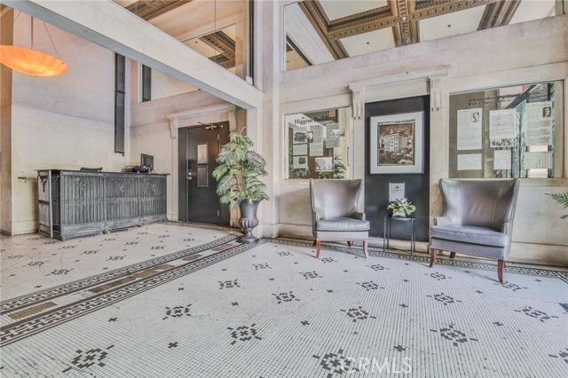 Building Photo - 108 W 2nd St