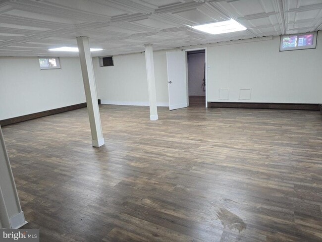 Building Photo - 130 Crescent Ave