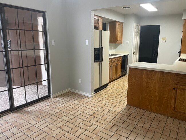 Building Photo - 1801 Woodstone Dr