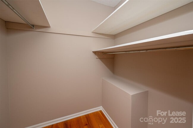 Building Photo - 4601 Linda Kay Dr