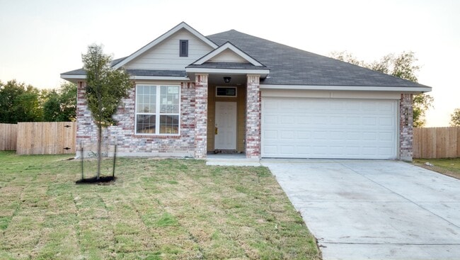 Primary Photo - Impeccably Maintained Home in Lake Pointe