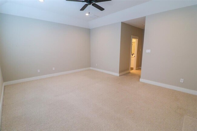 Building Photo - 5213 Pinemont Creek Ln