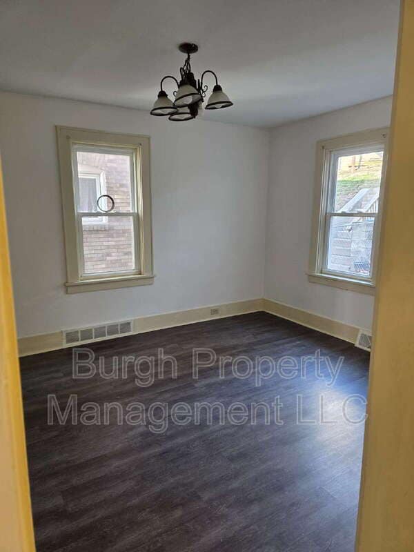 Building Photo - 1411 Bellaire Pl