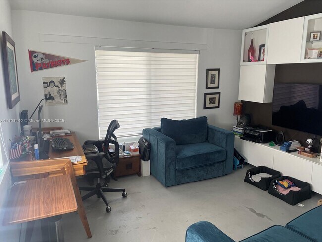 Building Photo - 5760 SW 56th St