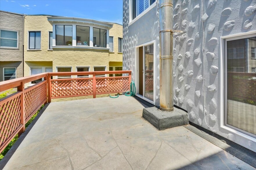 Building Photo - 3675 Fillmore St