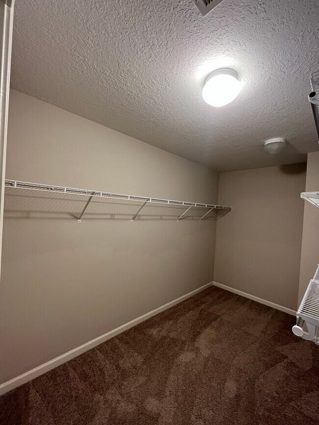 Building Photo - Fall in Love with Where You Live. Located in North Columbus