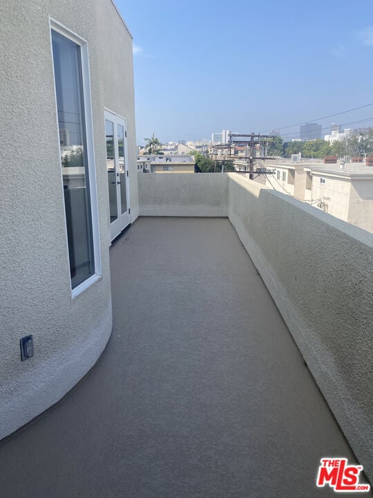 Building Photo - 1862 S Bentley Ave