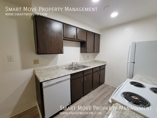 Building Photo - 2565 Targee-