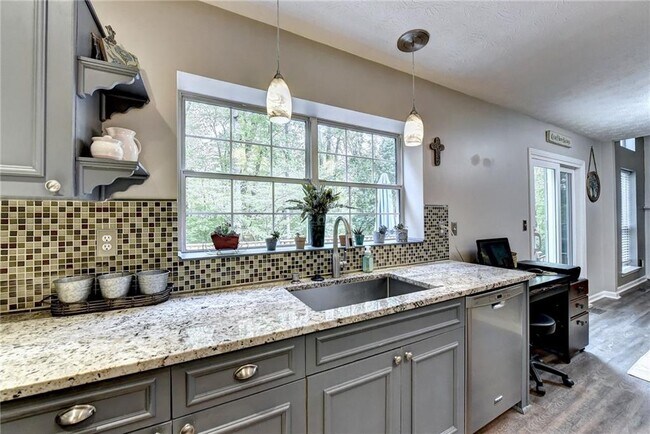 Building Photo - 3680 Oak Park Dr