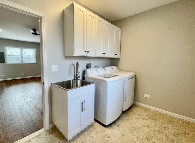 Building Photo - 15 Bradley Ln