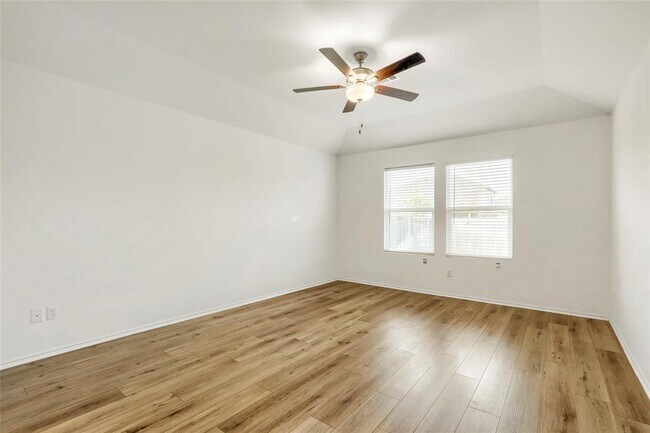 Building Photo - 525 Sebring Cir