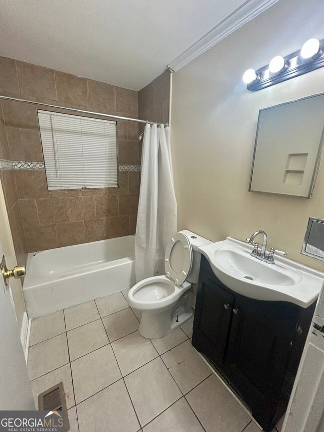 Building Photo - 6650 Westfield Dr