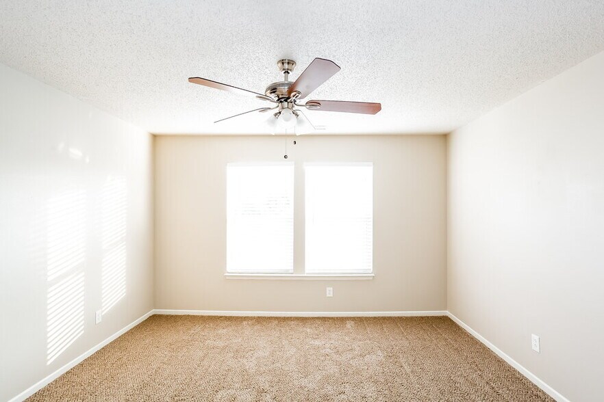 Building Photo - 9117 Cherry Grove Ct