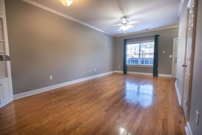 Building Photo - 460 S Barnett Shoals Rd