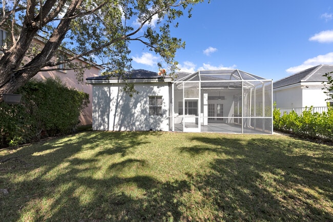 Building Photo - 1579 Banyan Way