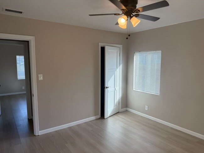 Building Photo - Charming Home in Woodland