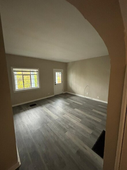 Building Photo - 631 Melwood Ave