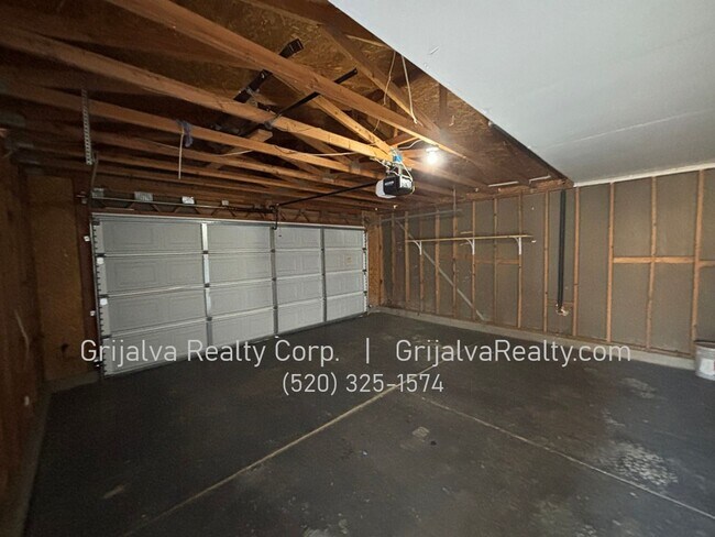 Building Photo - 3 Bedroom House in Midvale for Rent (Drexel/Midvale Park)